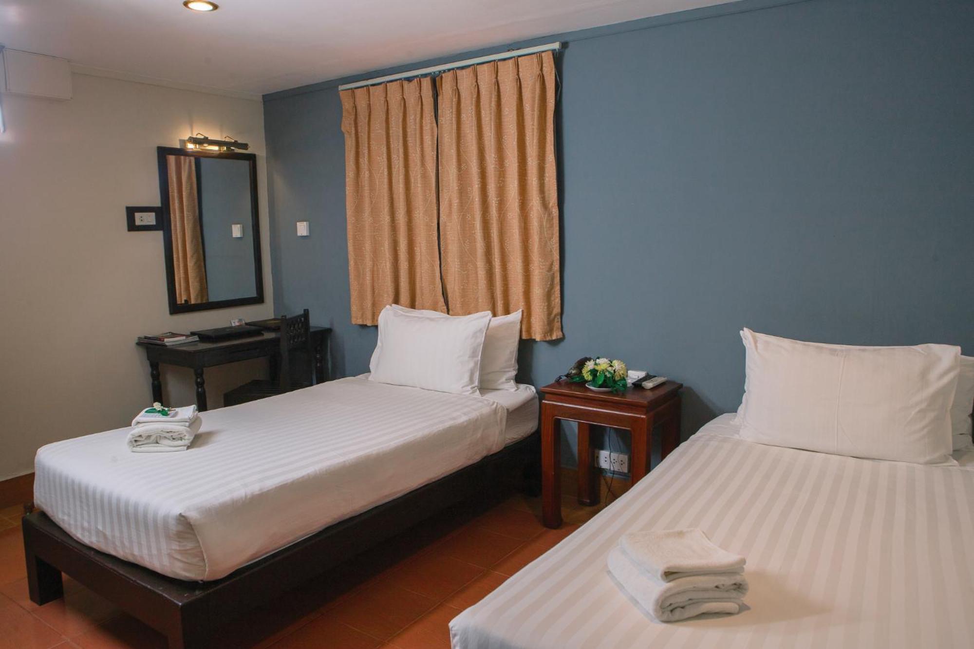 Pakse Hotel & Restaurant Exterior photo