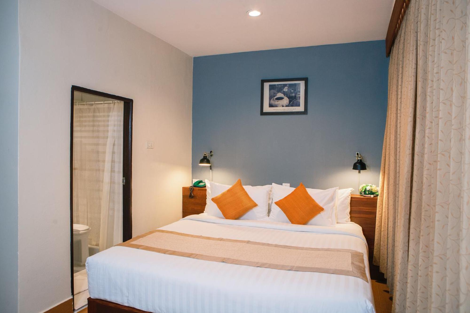 Pakse Hotel & Restaurant Exterior photo