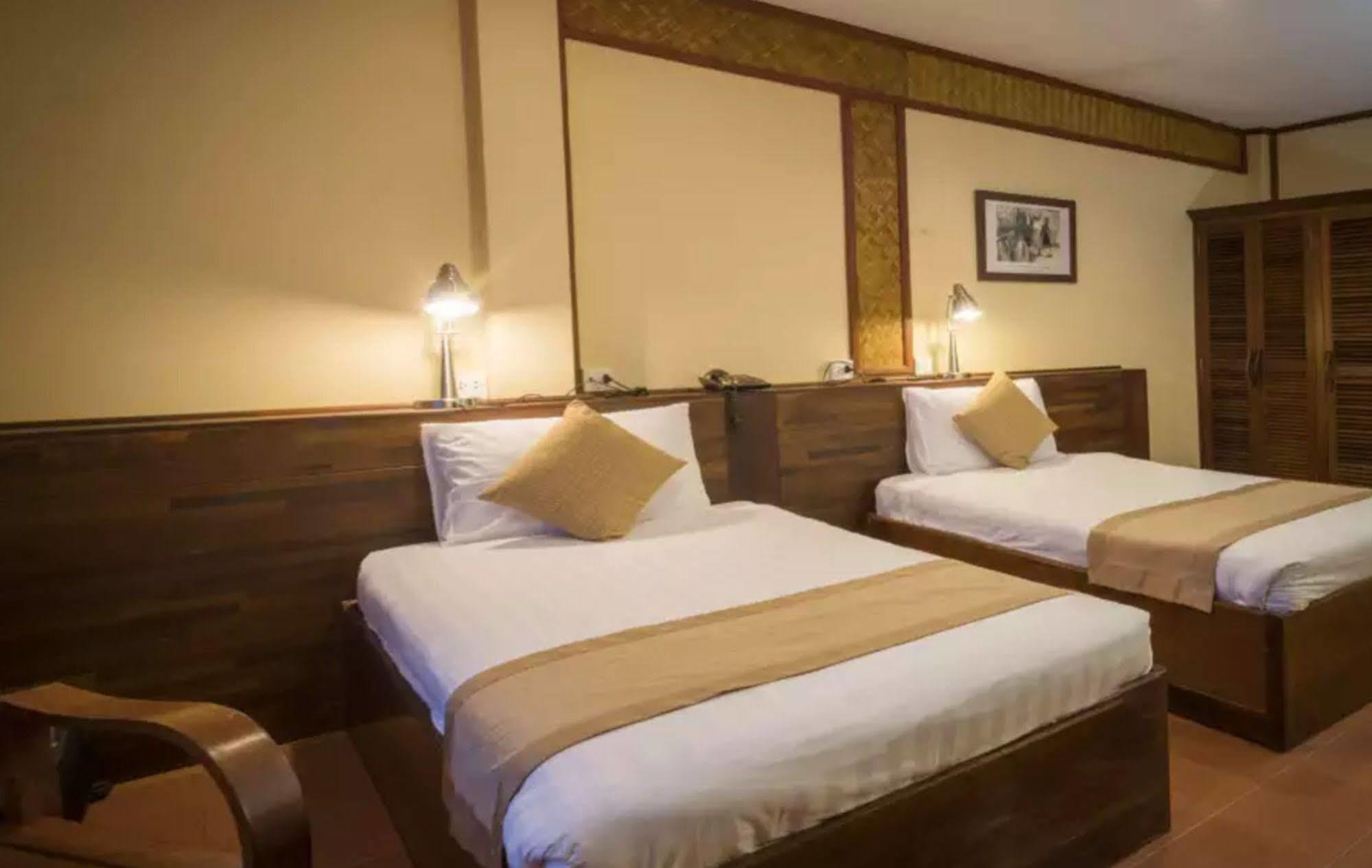 Pakse Hotel & Restaurant Exterior photo